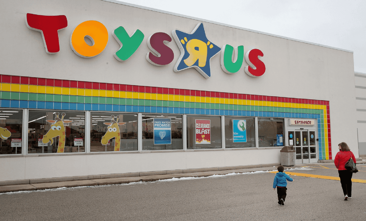 Calgary Says Goodbye to Toys R Us: The End of an Era on Macleod Trail