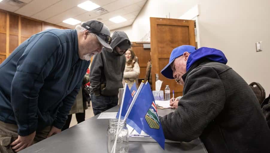 Alberta Independence Petition Organizers Say They've Hit the 177,000 Signature Threshold