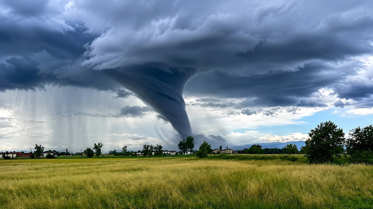 Alberta Tornado Damages About 40 Homes Near Rocky Mountain House: Multiple Tornadoes Confirmed and What Insurance Covers